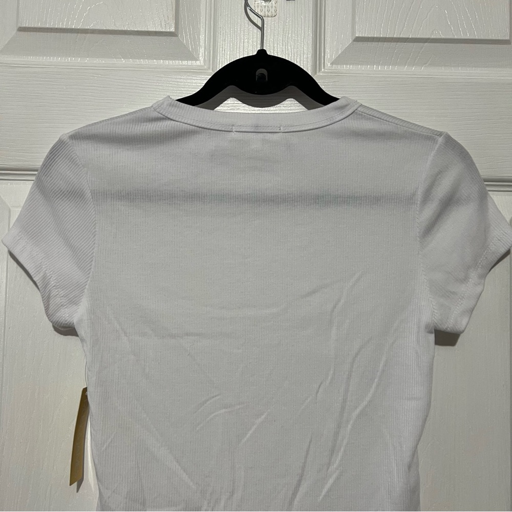 ๐ *NEW* Riley & James -โ Basic White Tee - Picture 7 of 8